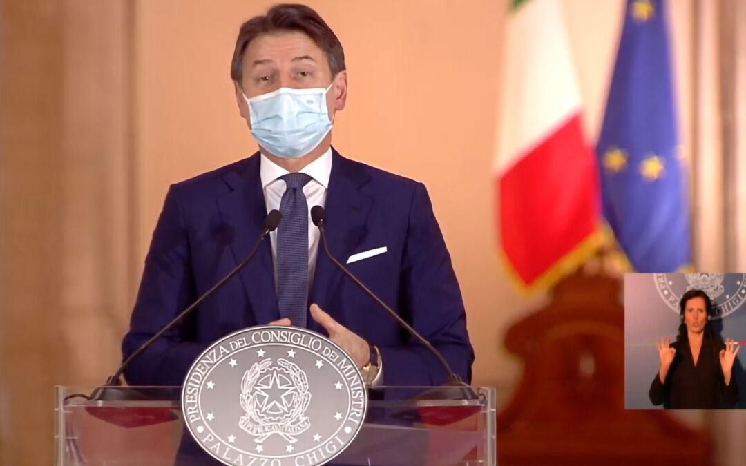 Covid: un nuovo DPCM per frenare il rialzo di contagi. La scienza salva le scuole da De Luca