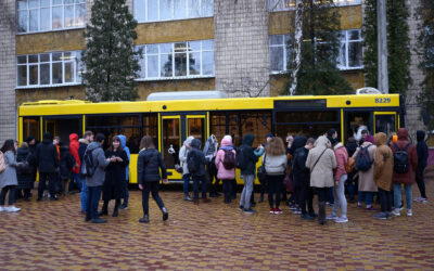 Covid, trasporti affollati? Azzolina: studenti non sacrificabili, con pochi contagi a scuola niente dad