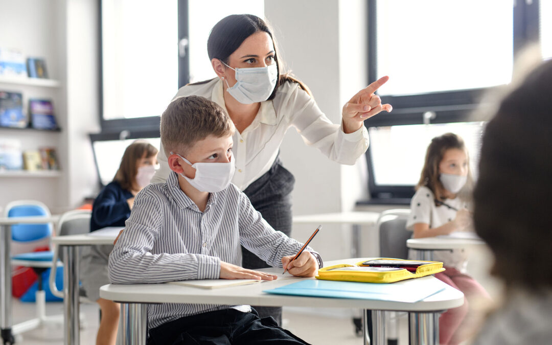 Scuola, assunzioni ferme e 65 mila cattedre vuote: scatta la corsa ai supplenti
