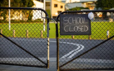 Chiusure e isolamento per varie classi o intere strutture scolastiche. Nonostante la didattica a distanza, nuovi casi di contagio si stanno diffondendo su tutto il territorio.