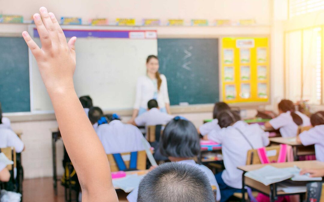 De Micheli: “In classe anche sabato e domenica. Non basta avere più bus” La ministra dei Trasporti: “Pronti diecimila mezzi aggiuntivi. Ma la capienza dovrà restare al 50 per cento fino all’estate”