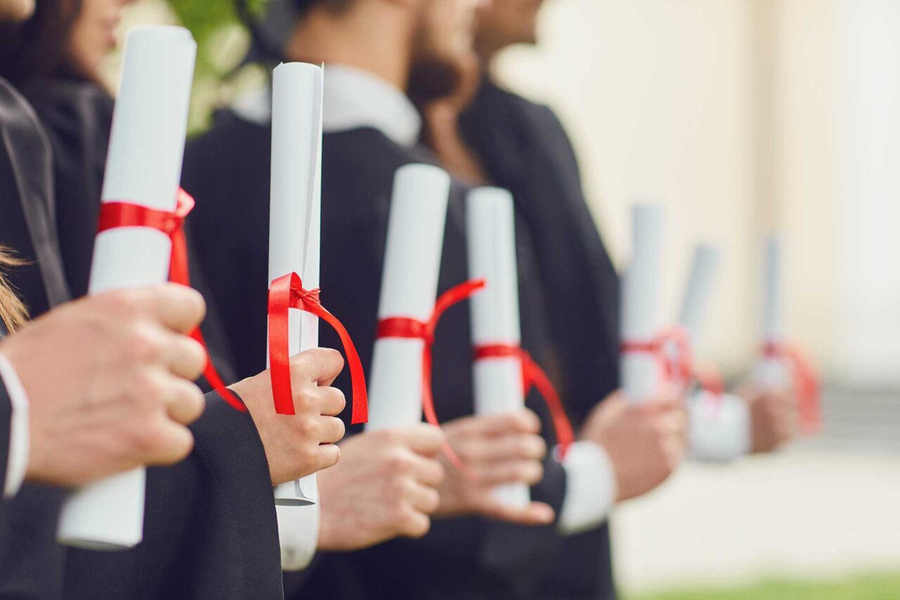 Università, presto via il divieto di potersi iscrivere a due corsi di