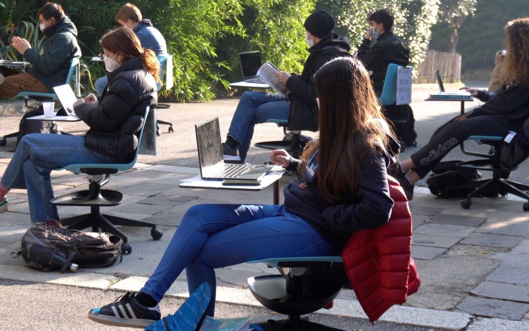 «Meno studenti in classe, più sicurezza a scuola» «Dobbiamo imparare da quello che abbiamo visto a settembre/ottobre», afferma Massimo Pieggi, docente e membro del consiglio d’istituto