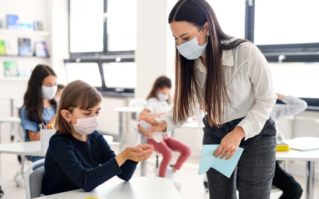 Covid scuola, si parte con i test rapidi ripetuti a breve tempo per docenti, Ata e studenti