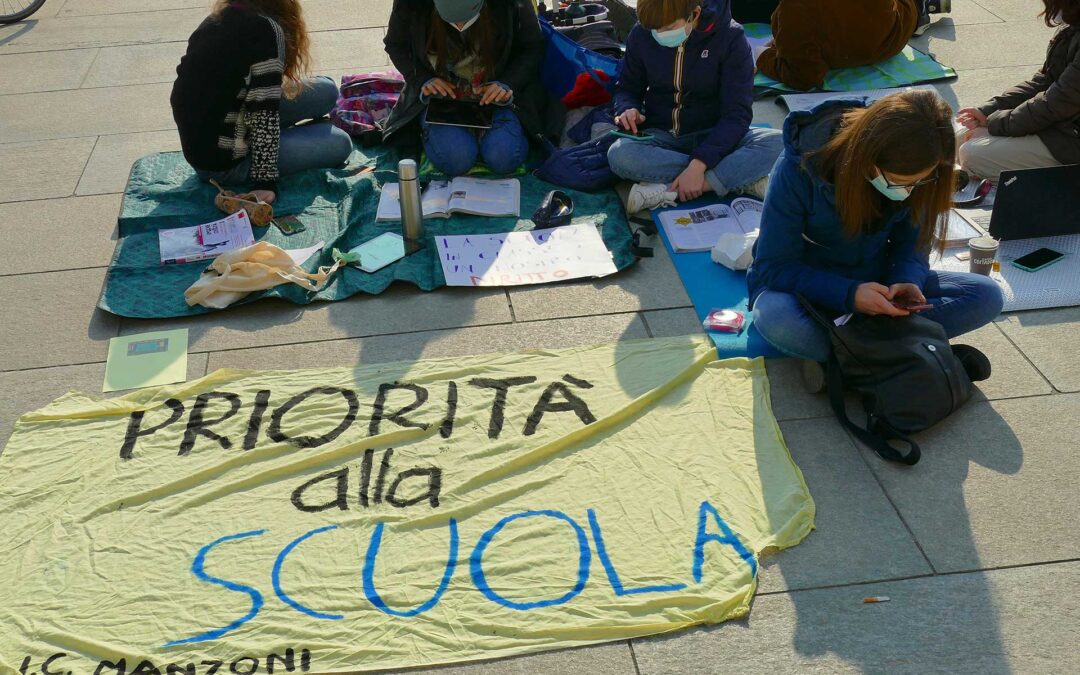 ‘Priorità alla scuola’ domani ritorna in piazza