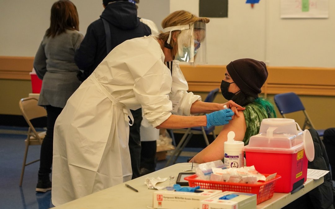 Obbligo vaccinale per docenti e Ata, è pressing sul Governo: il 20 luglio cabina di regia. L’ipotesi prende piede