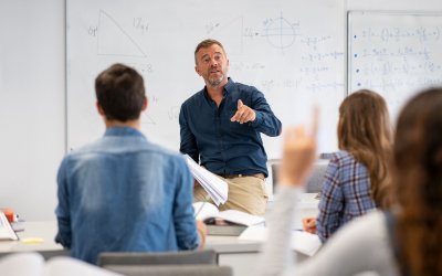 Docente di ruolo su sostegno vuole abilitarsi su materia: quale percorso abilitante dovrà seguire?